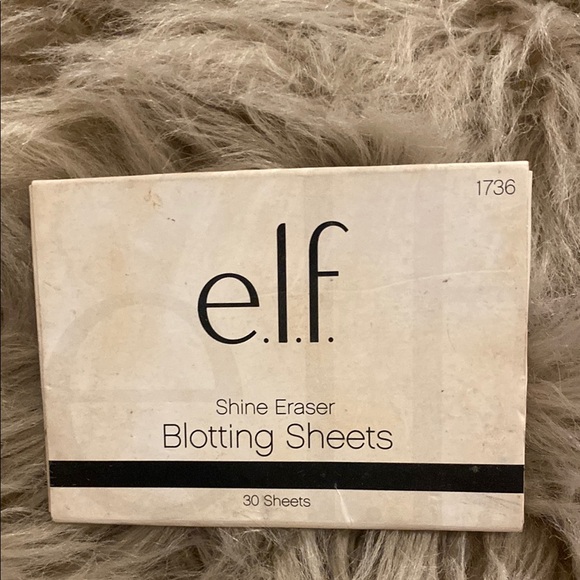 🎀 Free with ANY Purchase! E. L. F. Blotting Sheets - Picture 1 of 3